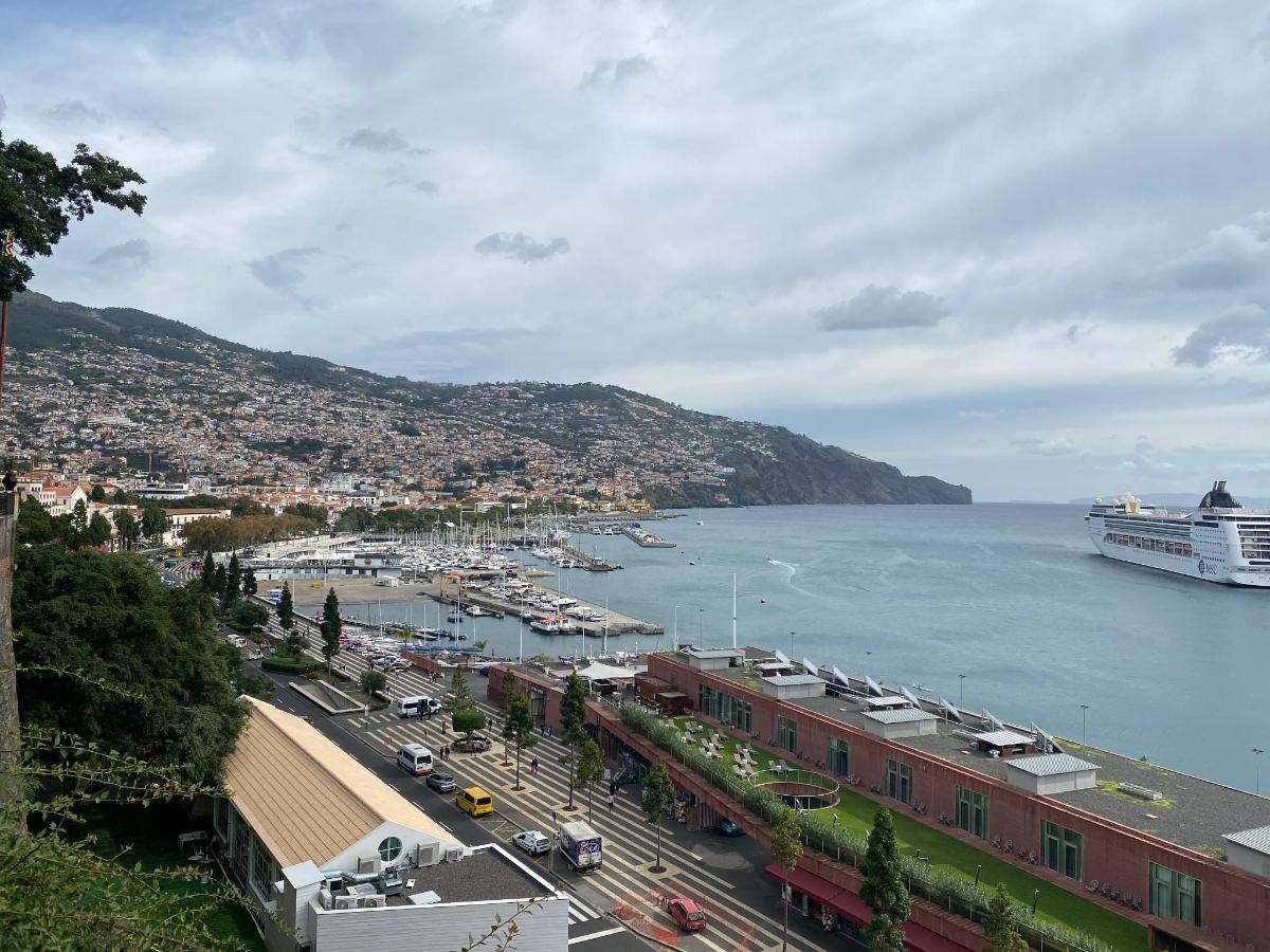 Infante Home — boutique apartments with ocean view, Avenida Arriaga Funchal centre