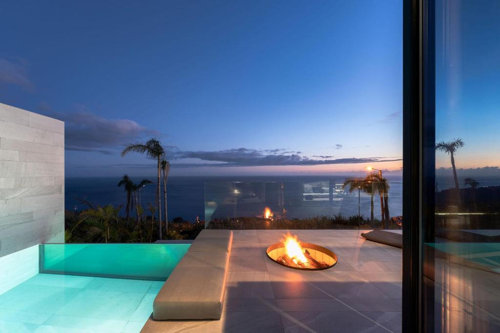 Saudade Residence luxury villa Madeira 3 pools